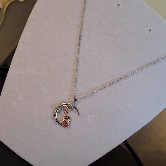 💥SALE💥Gazing Fox & The Star & Moon Silver Gold Copper Color Necklace NEW - Picture 5 of 5